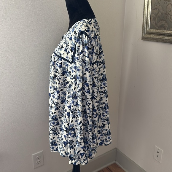 Talbots ivory blue floral print crochet trim long sleeves top Sz 3X - Picture 3 of 6